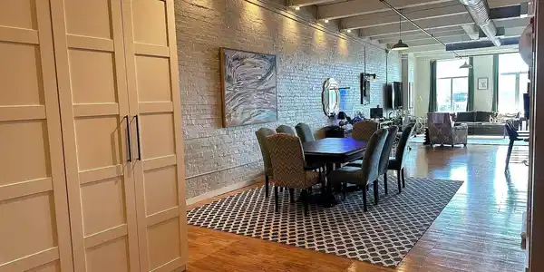 Image 4: Dining Area