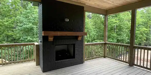 Image 2: Deck