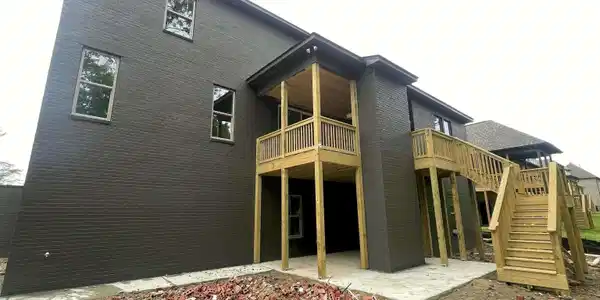 Image 3: Back Of Structure