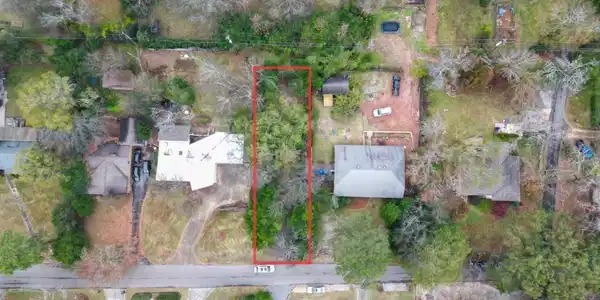 2212 PEACOCK LANE