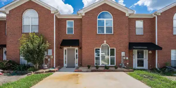 105 CANYON PLACE