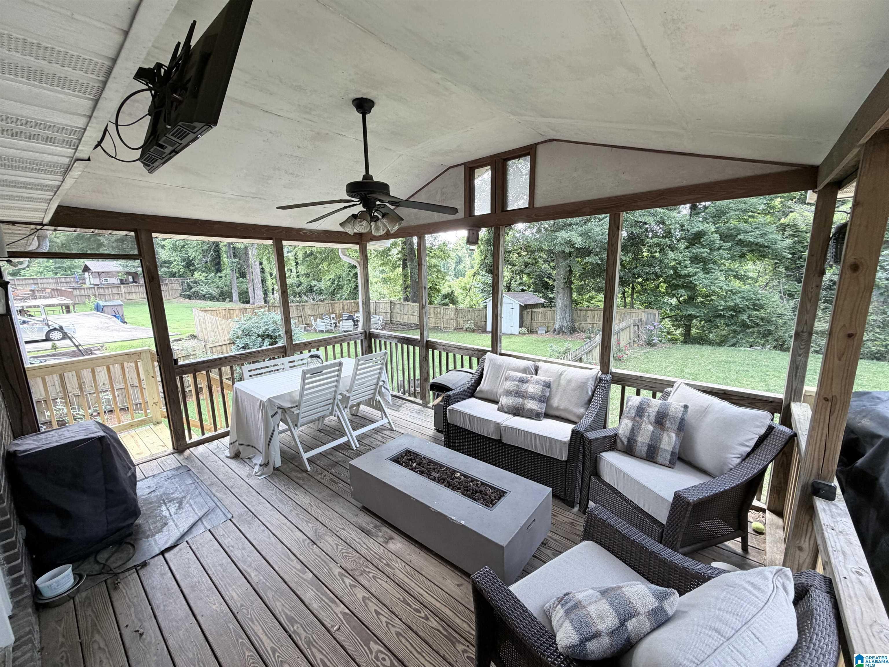 Image 2: Sun Room