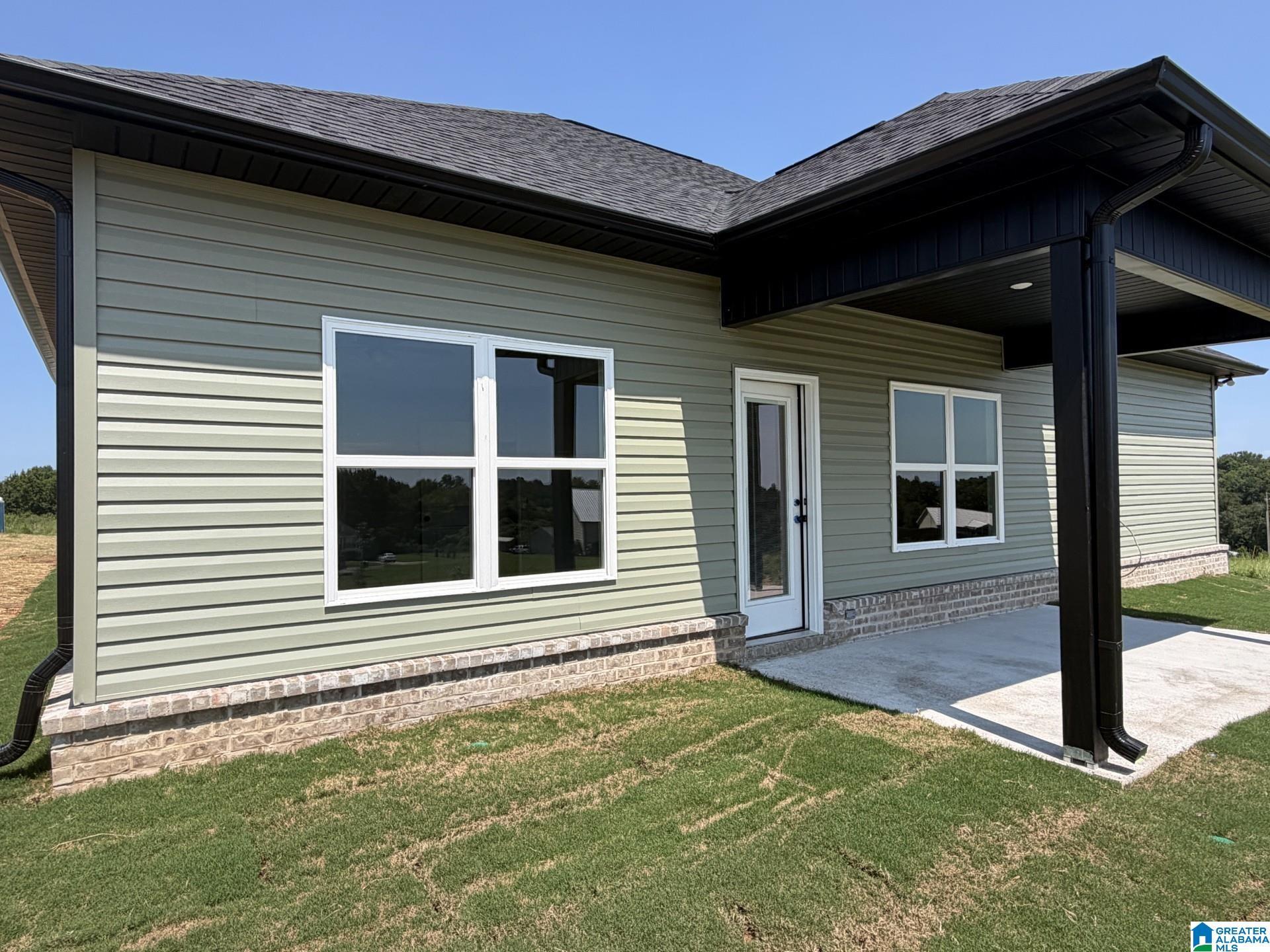 Image 4: Covered Back Porch
