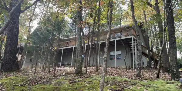 1129 LAWRENCE DRIVE