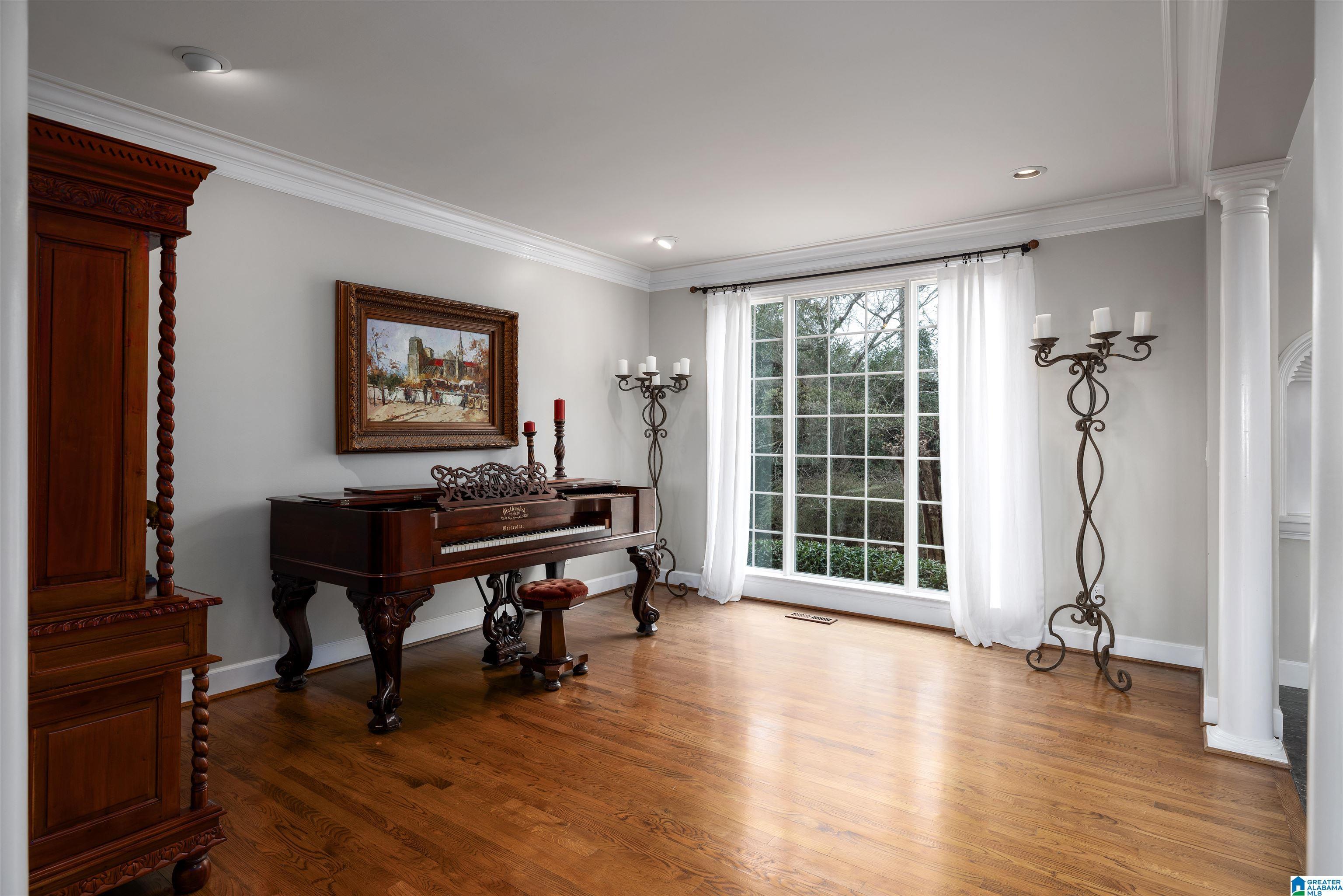 Image 4: Sitting Room