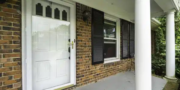 2421 JAMESTOWN DRIVE