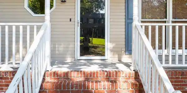 Image 2: Entry