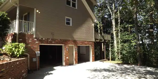 Image 3: Side Of Structure
