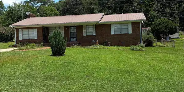 Image 2: Front Of Structure