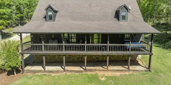 610 SOUTHRIDGE LANE
