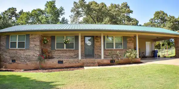 51 SUNDALE DRIVE