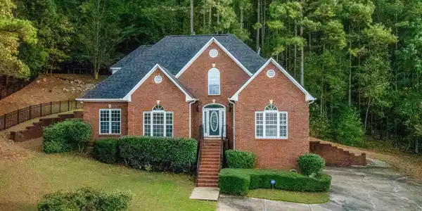 135 WINDSOR LANE