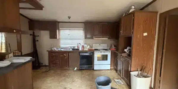 Image 2: Kitchen