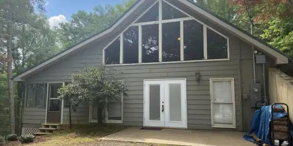 Image 4: Back Of Structure
