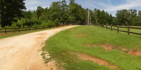 Image 2: GRAVEL ROAD