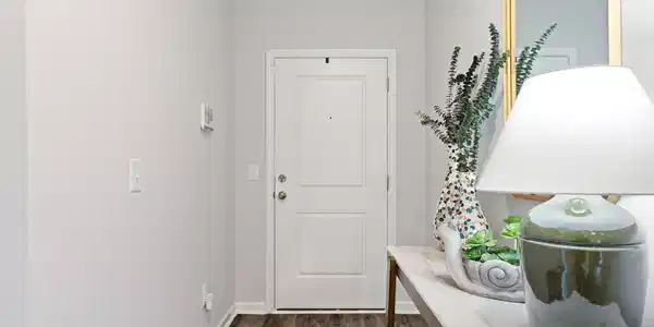 Image 3: Entry