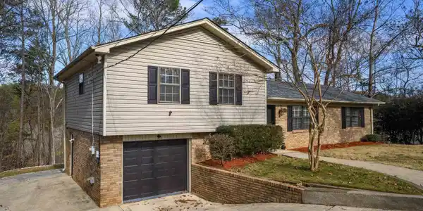 2740 WINDCREST CIRCLE