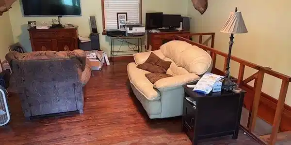Image 4: Living Room