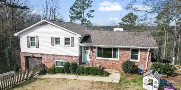 1600 SHADES GLEN CIRCLE