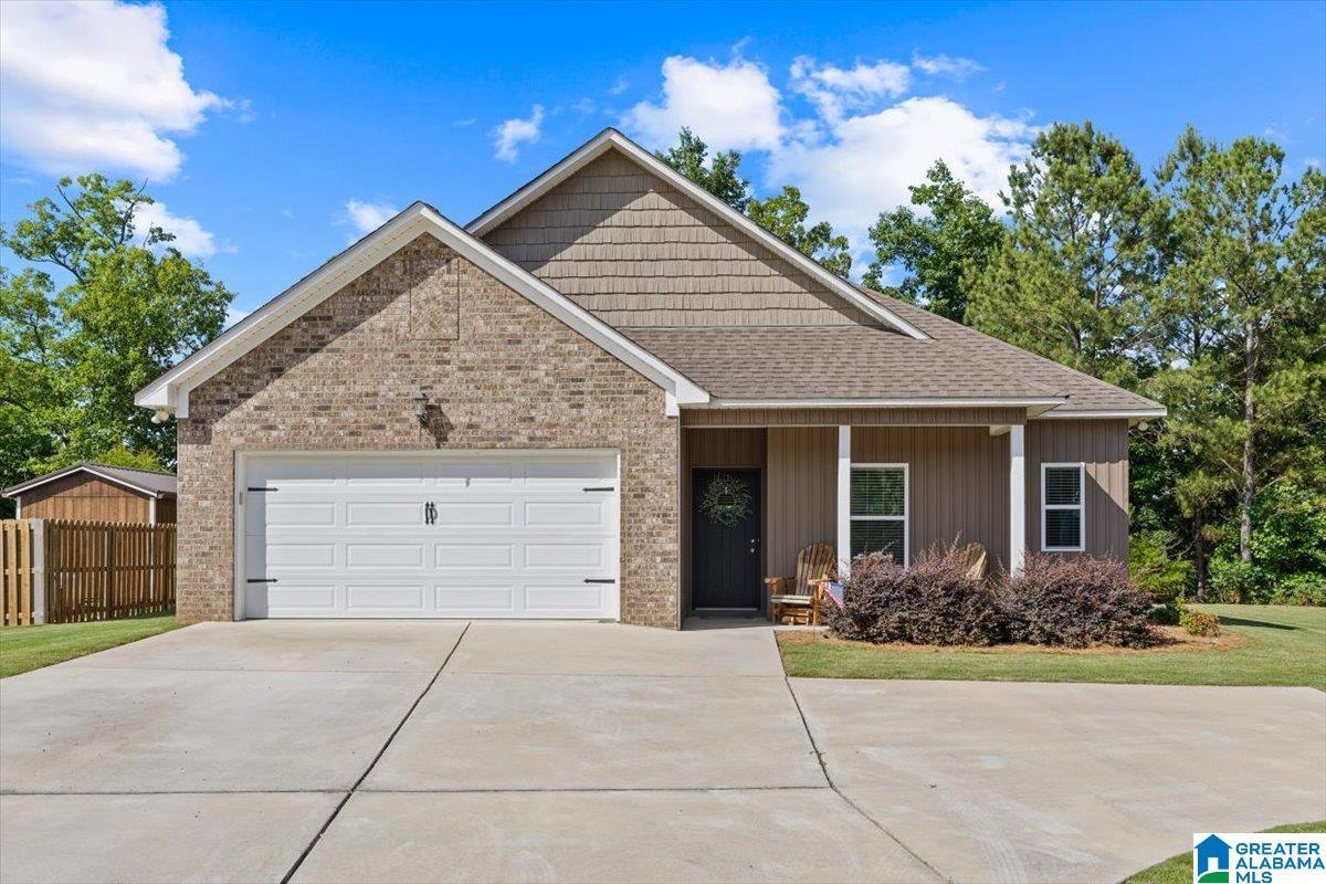 Image 2: 1546 Sq Ft HVAC / 2 Car Garage-490 Sq Ft