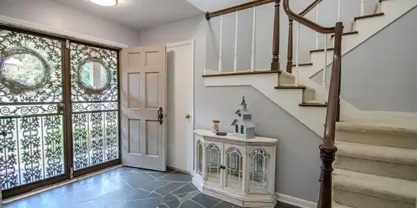 10 CHRISTOPHER WAY
