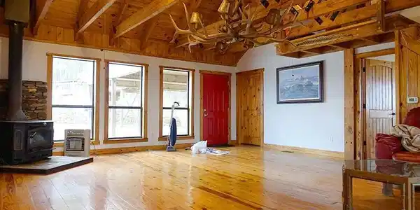 Image 3: Living Room