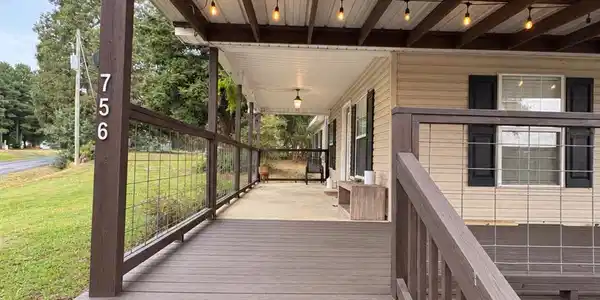 Image 4: Deck