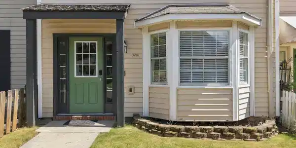 Image 3: New painted door and posts
