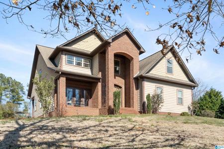 160 HITCHING POST CIRCLE