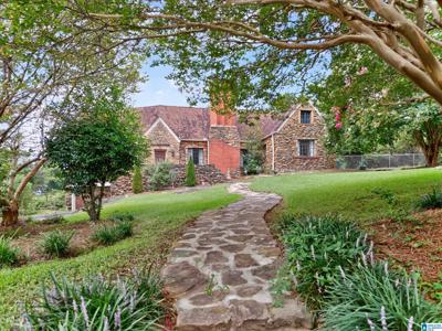 2710 HILLTOP CIRCLE