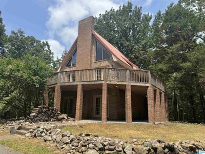 305 STONE RIDGE TRAIL N