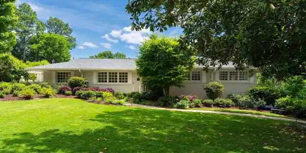 709 VESTAVIA LAKE DRIVE