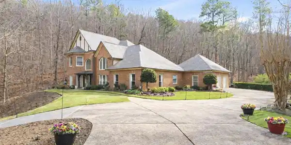 301 GREYSTONE GLEN CIRCLE