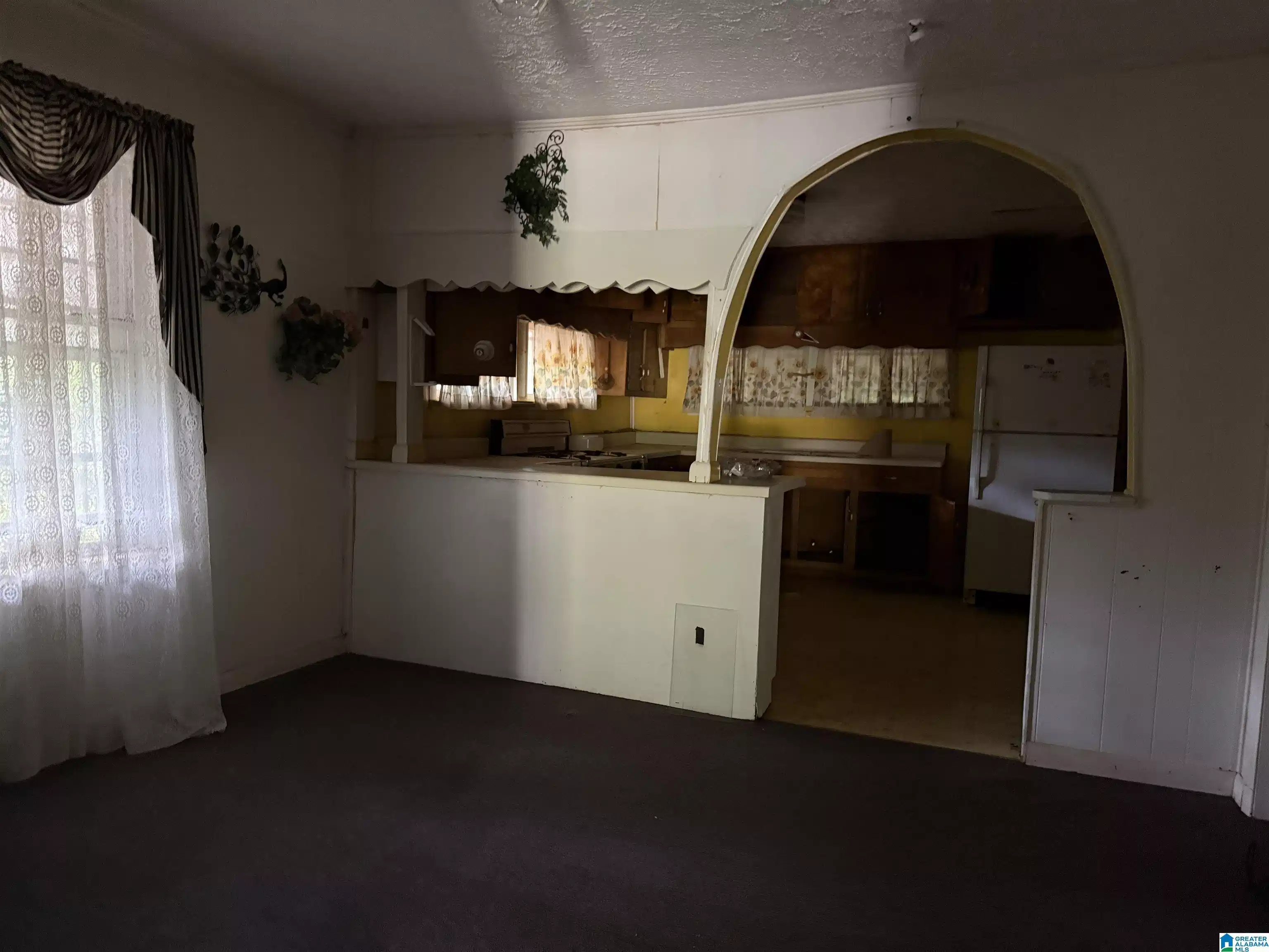 Image 1: Kitchen