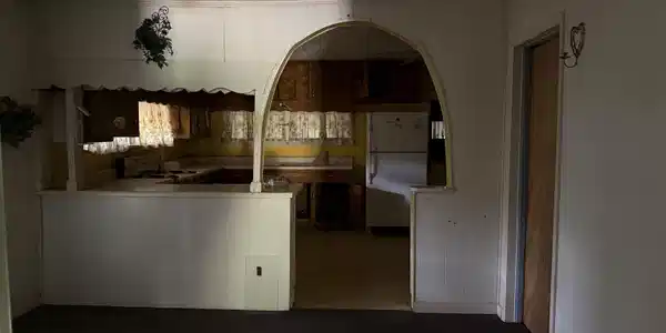 Image 2: Kitchen