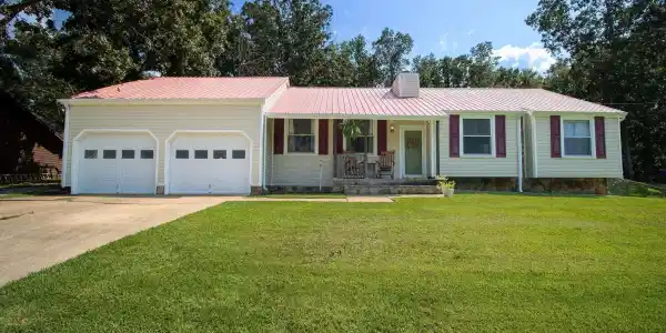 1612 MOUNTAIN OAK DRIVE