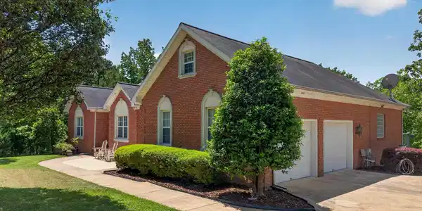 Image 4: Front of property