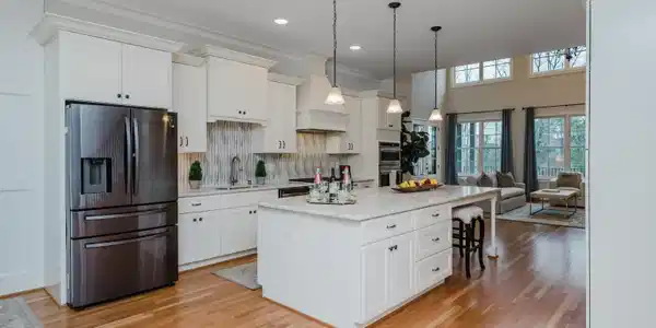 1610 CHATEAU CREST LANE