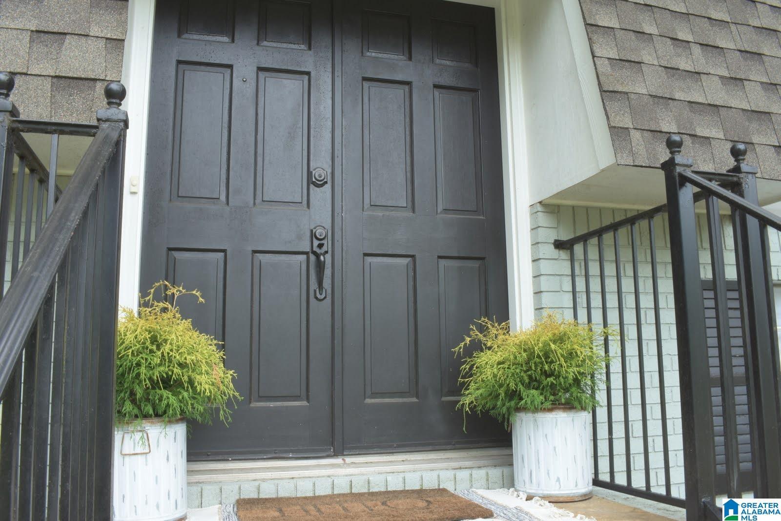 Image 4: This way to your next season of memories.