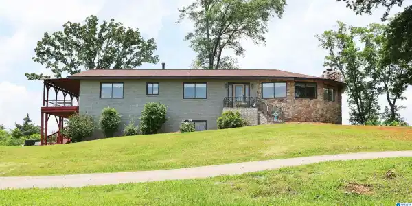 900 GREENBRIER DEAR ROAD