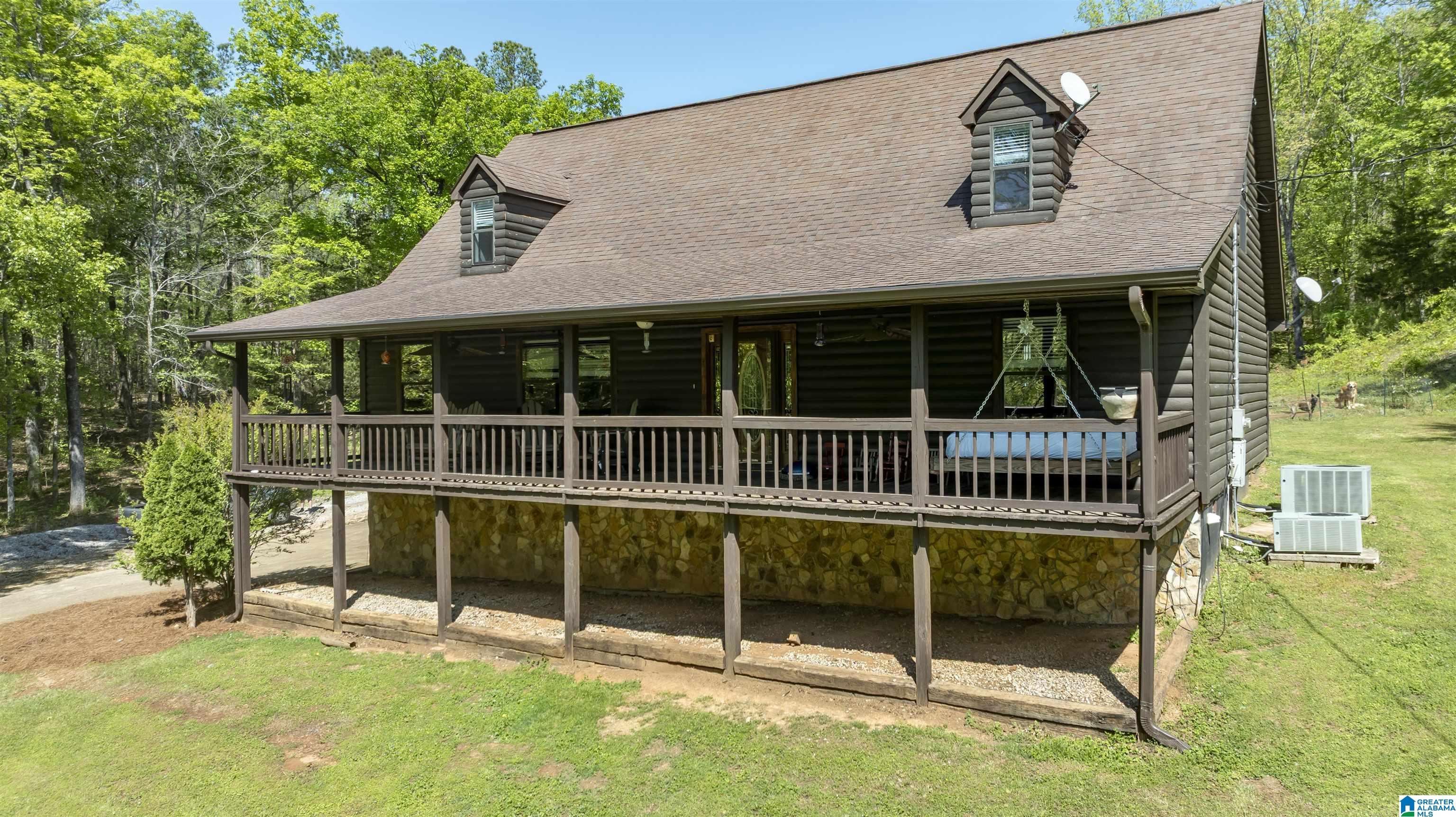 Image 4: Front Of Structure
