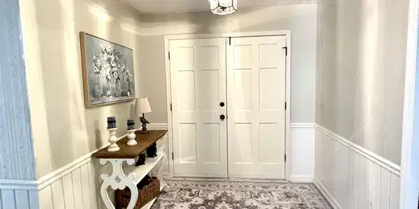 Image 4: Front Entrance