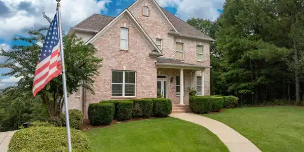 2000 SHADOW OAKS CIRCLE