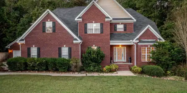 833 LILLIAN LANE