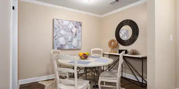Image 3: Dining Area