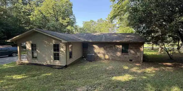 Image 4: Back Of Structure
