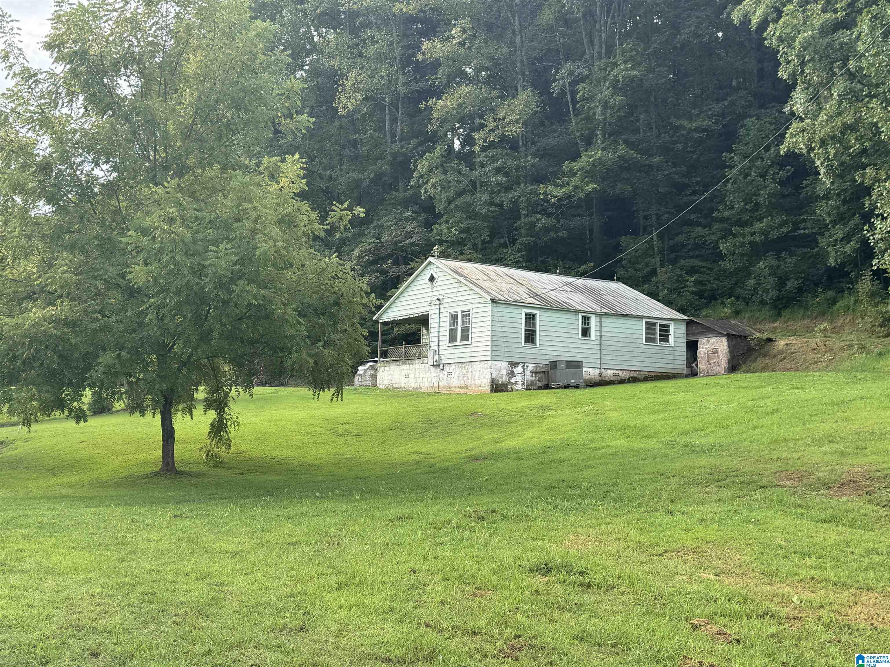 Image 2: 3 + 1 on 1.86 acres