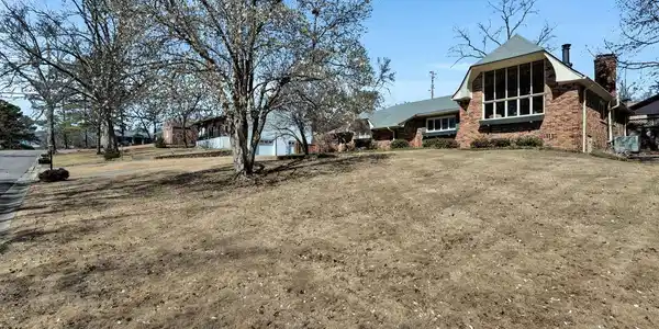 1616 STONEWALL DRIVE