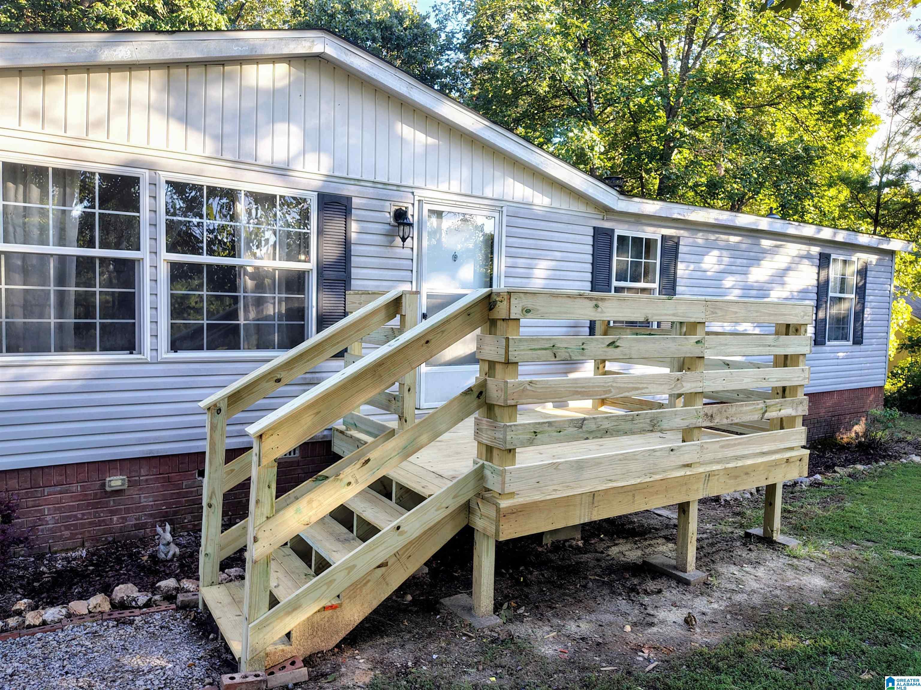 Image 3: Entry with brand new front porch