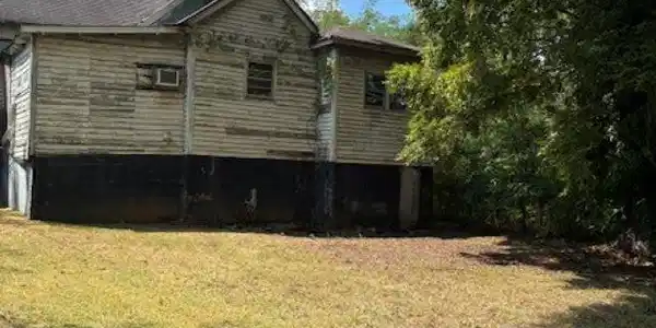 Image 4: Back Of Structure